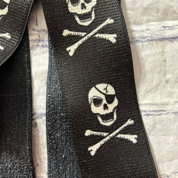 HOLDUP SUSPENDER COMPANY SKULL AND BONES BLACK & WHITE ADJUSTABLE WIDE SUSPENDER - Picture 3 of 6